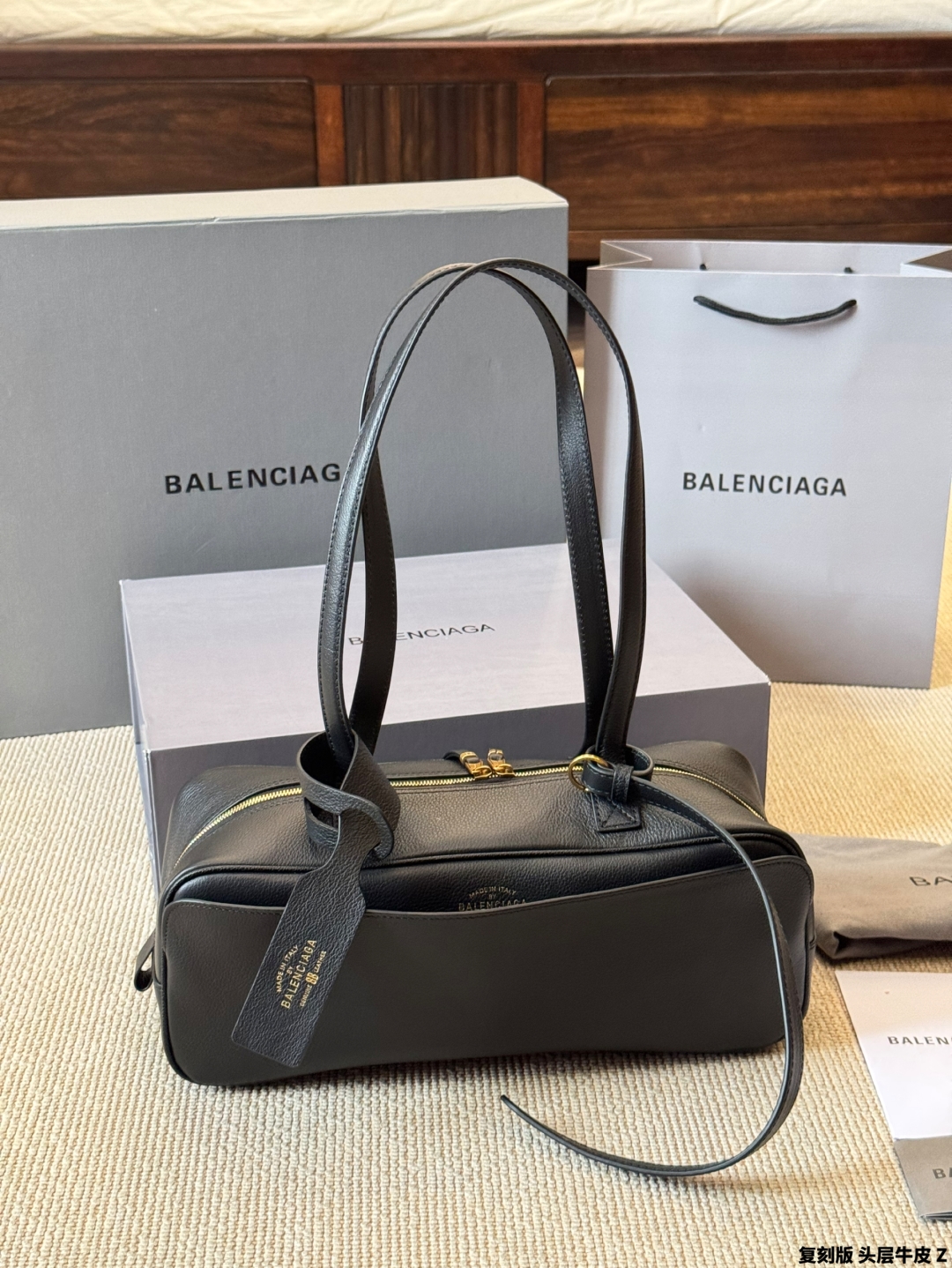BALENCIAGA 62
